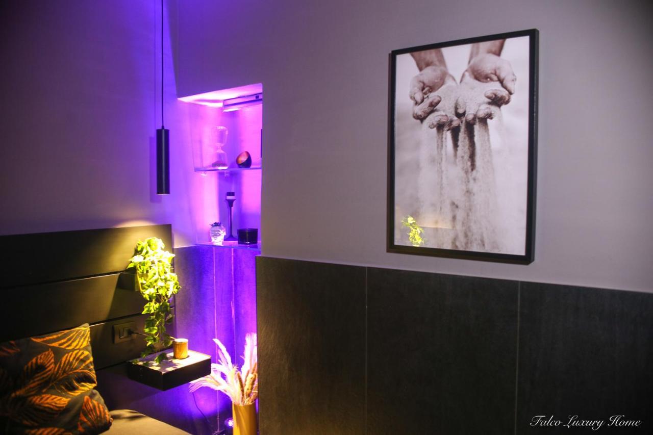 Falco Luxury Neapel