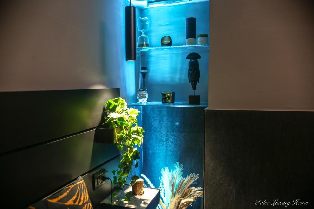 Falco Luxury Neapel